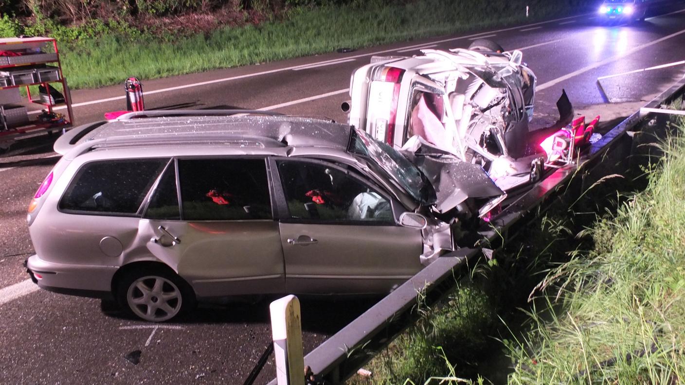 Ciò che resta delle due auto