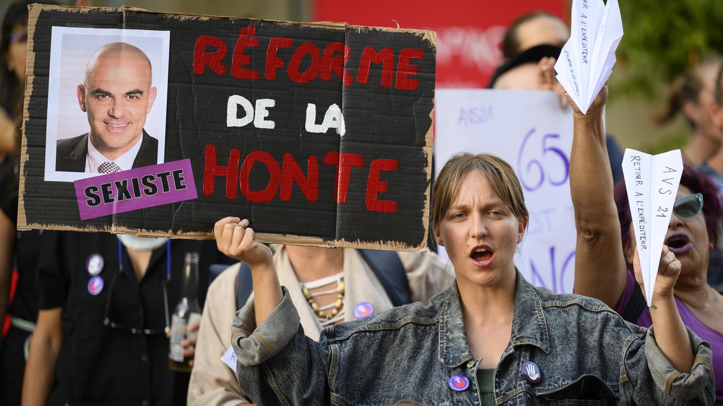 Per illustrare la riforma, il ministro si era recato al Museo cantonale delle belle arti (MCBA). All'ingresso i contestatori si sono riuniti per manifestare la loro protesta