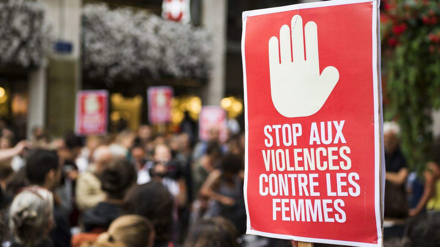 Foto d'archivio di una manifestazione che chiede di fermare le violenze contro le donne