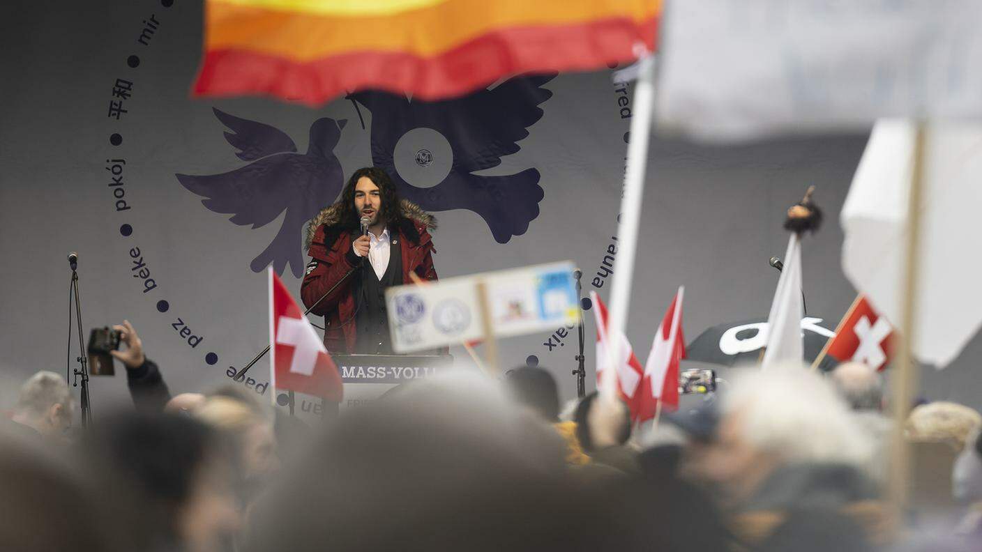 Nicolas Rimoldi protesta Berna Mass-Voll