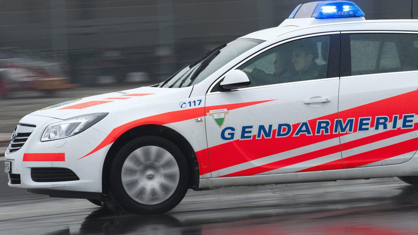 Il 17enne ha ferito un agente