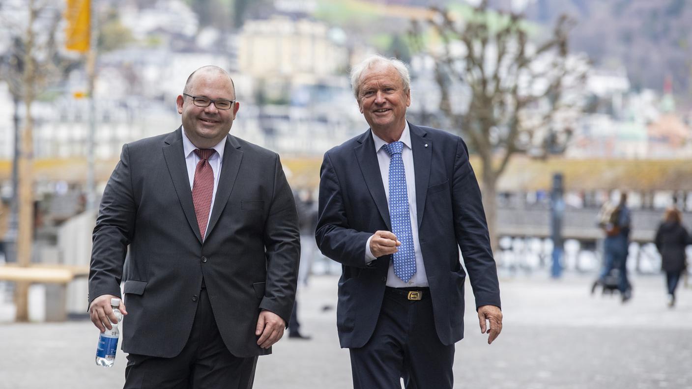 Armin Hartmann, a sinistra, con Paul Winiker di cui sarà probabilmente il successore