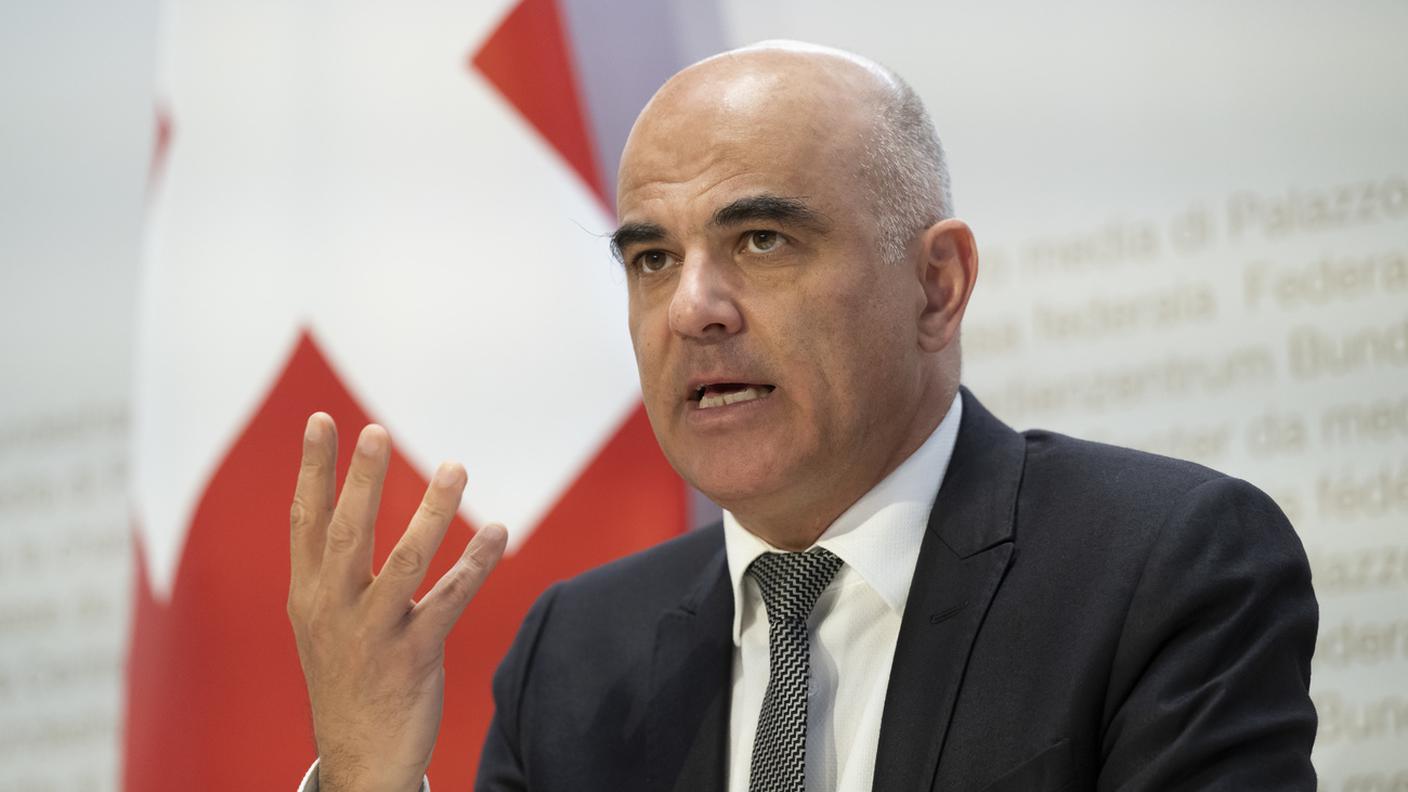 Alain Berset di nuovo in campagna a favore della legge Covid