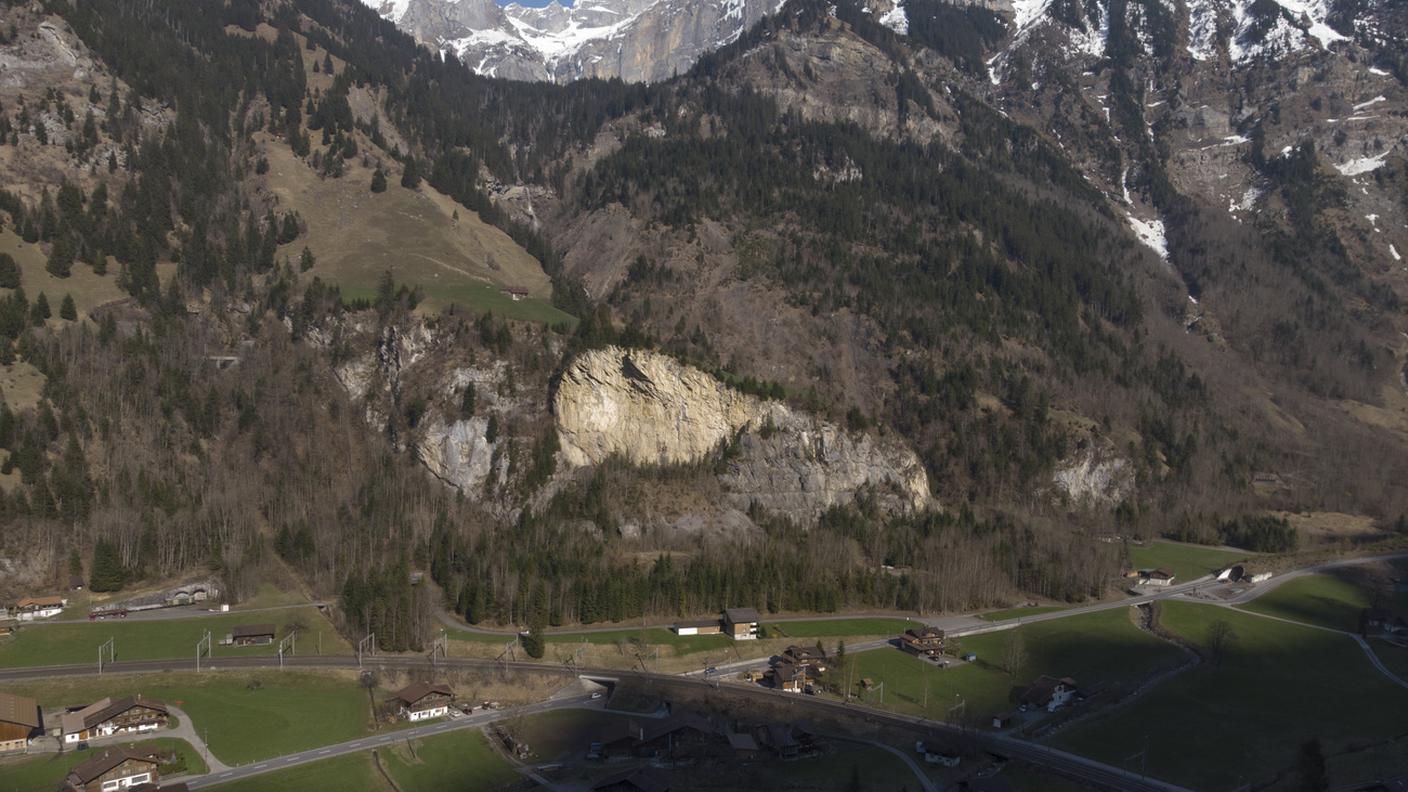 Sono quasi 3'500 le tonnellate di munizioni, fra le quali mine, bombe aeree e munizioni d'artiglieria, che ancora giacciono nel ventre della montagna