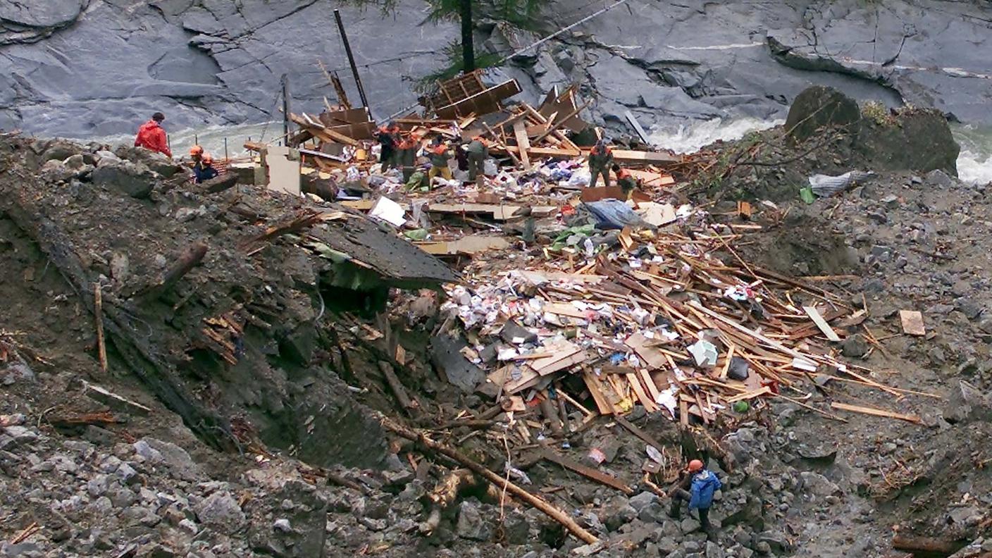 Gondo in Vallese, nell'ottobre del 2000