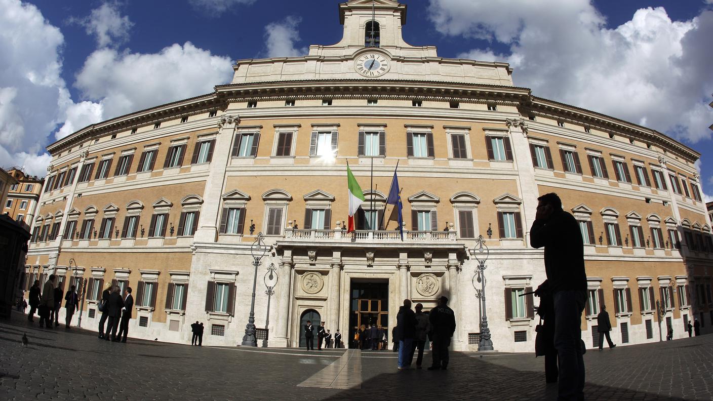 Montecitorio, Roma, 8.11.2011, Rt_.jpg