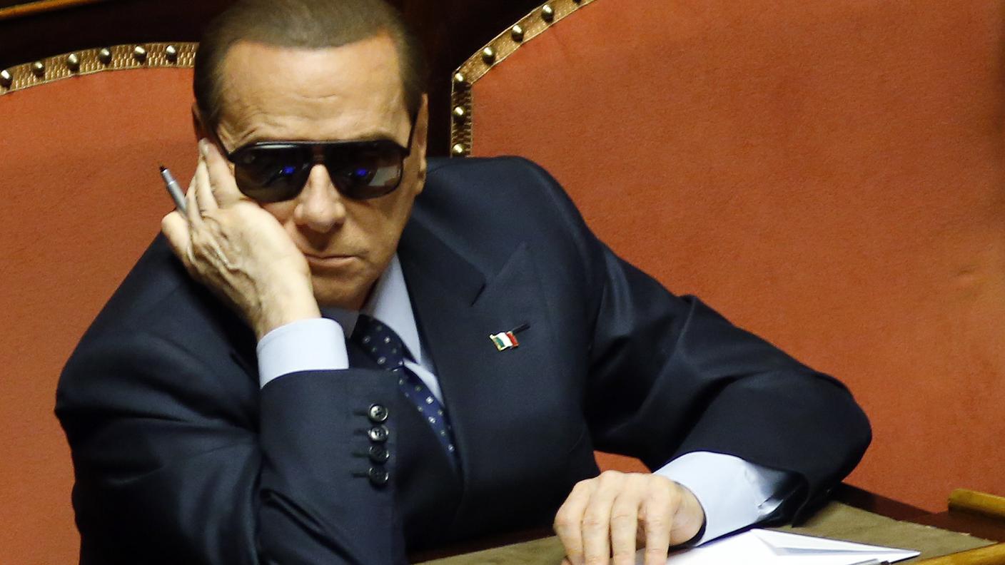 berlusconi occhiali neri KY.jpg
