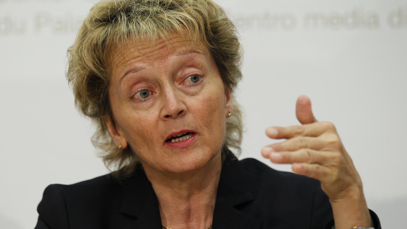La consigliera federale Eveline Widmer-Schlumpf ha spiegato mercoledì il piano B