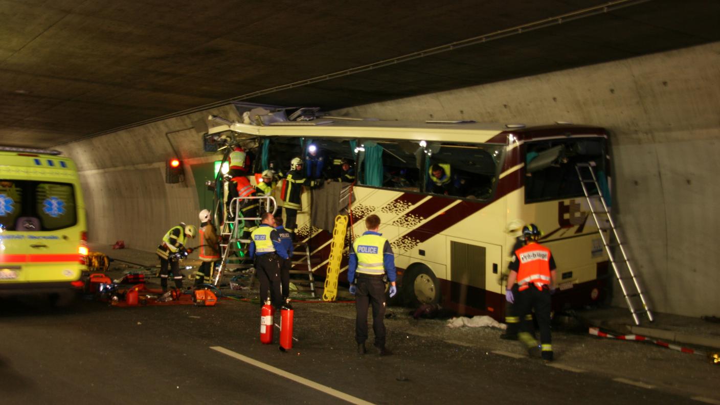SIERRE Bus ambulanza,14.03.2012,Re.jpg
