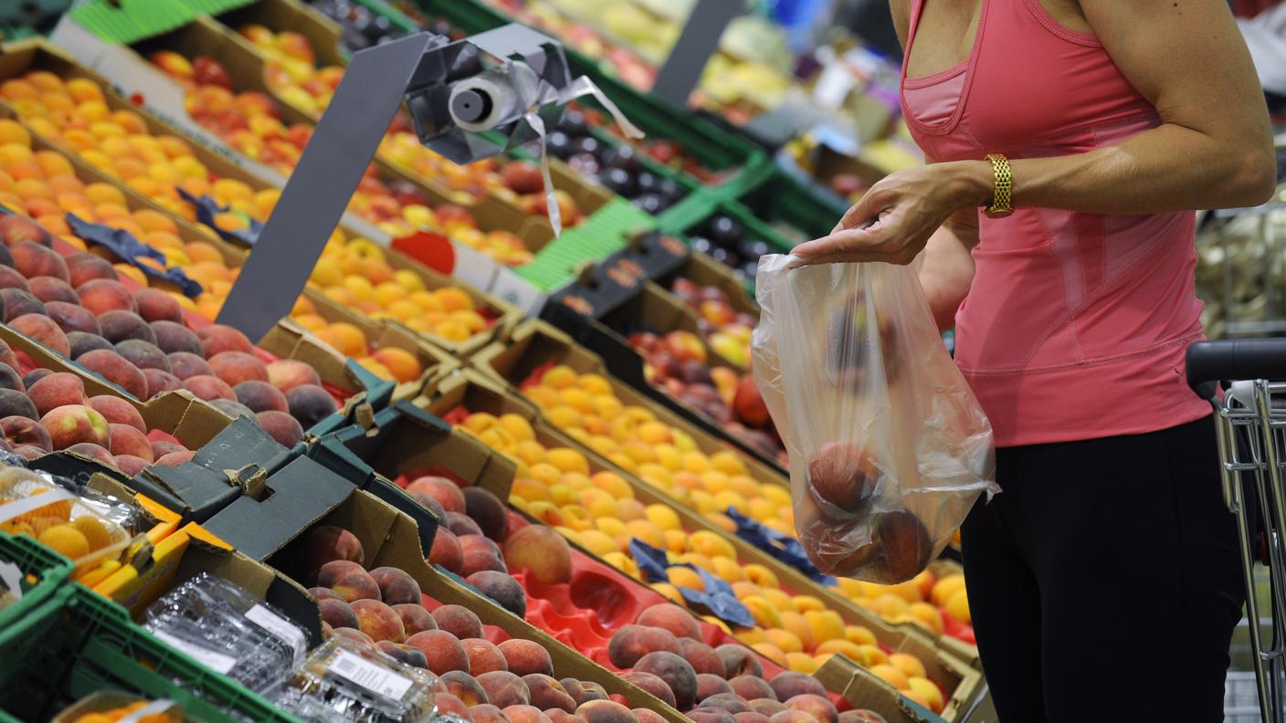 La frutta è meno cara. Salgono però gli affitti