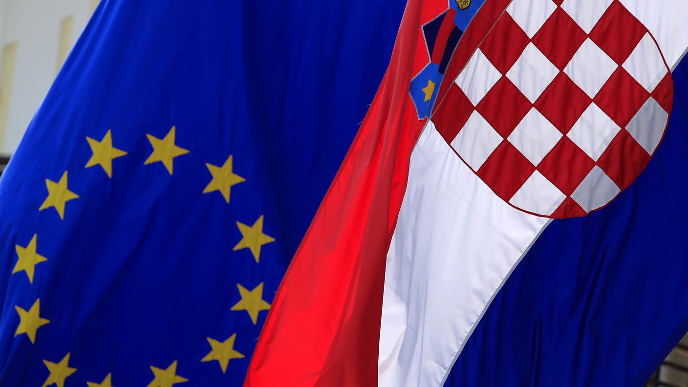 Svizzera dovrebbe annunciare l'applicazione unilaterale della libera circolazione con la Croazia impegnandosi a non discriminare i 28 Stati membri dell'UE