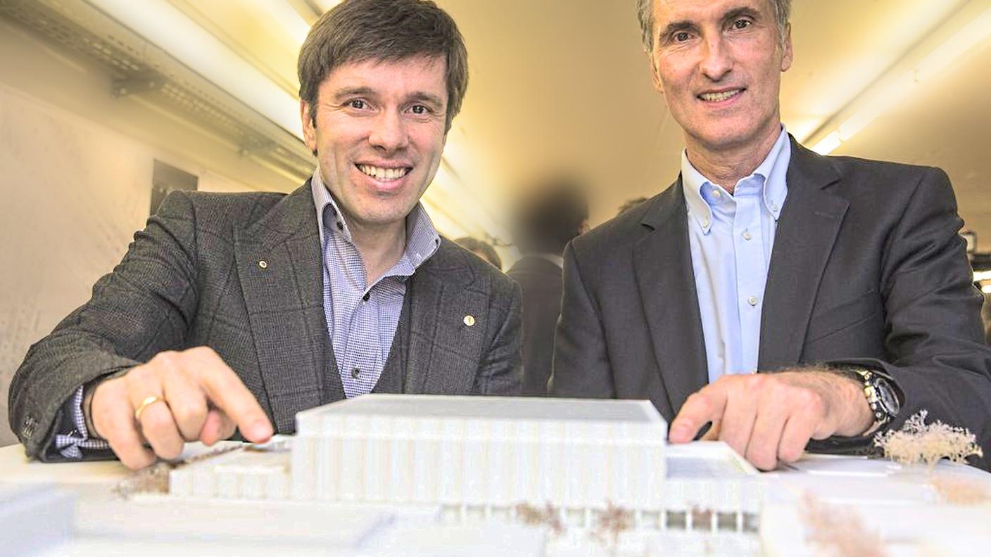 Stav Jacobi, di Volero e Peter Zahner dello ZSC Lions di fronte al progetto "Theater of Dreams", oggi sfumato