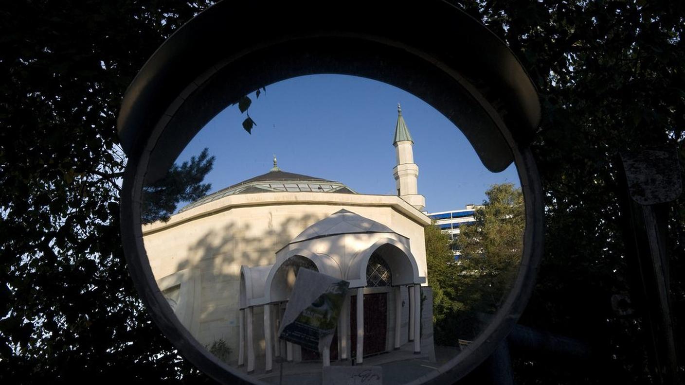 La moschea di Ginevra allo specchio