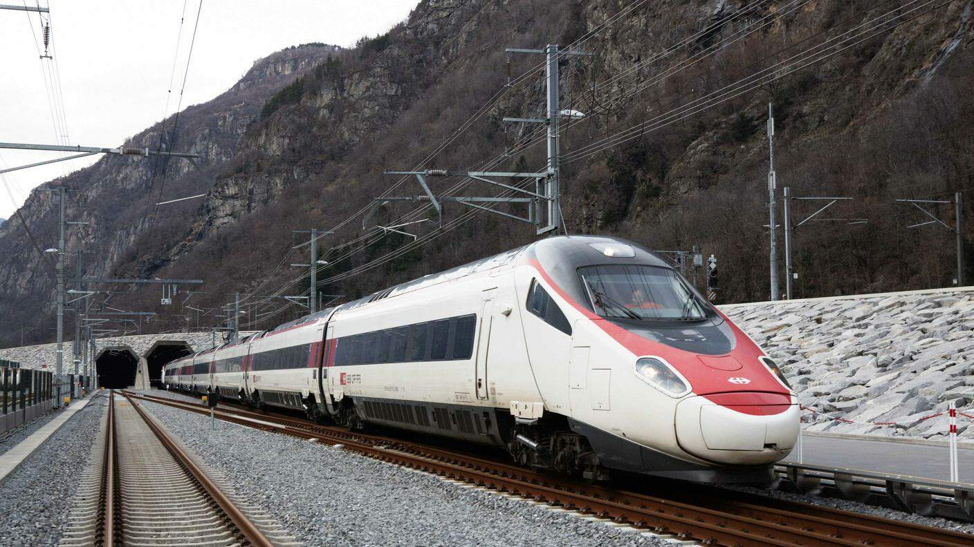 I treni a lunga percorrenza tra Zurigo HB e Lugano sono stati soppressi