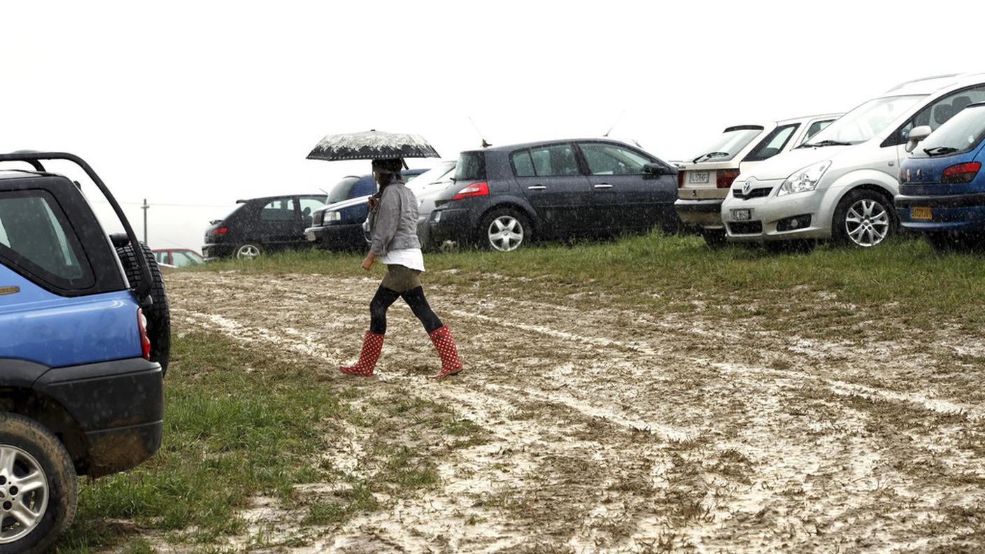 La pioggia ha causato notevoli disagi soprattutto per le possibilità di parcheggio