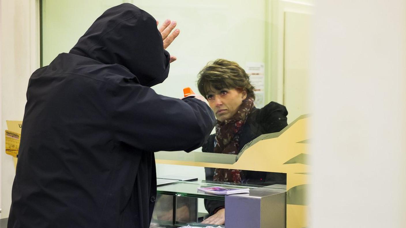Nell'istituto erano presenti solo due impiegati