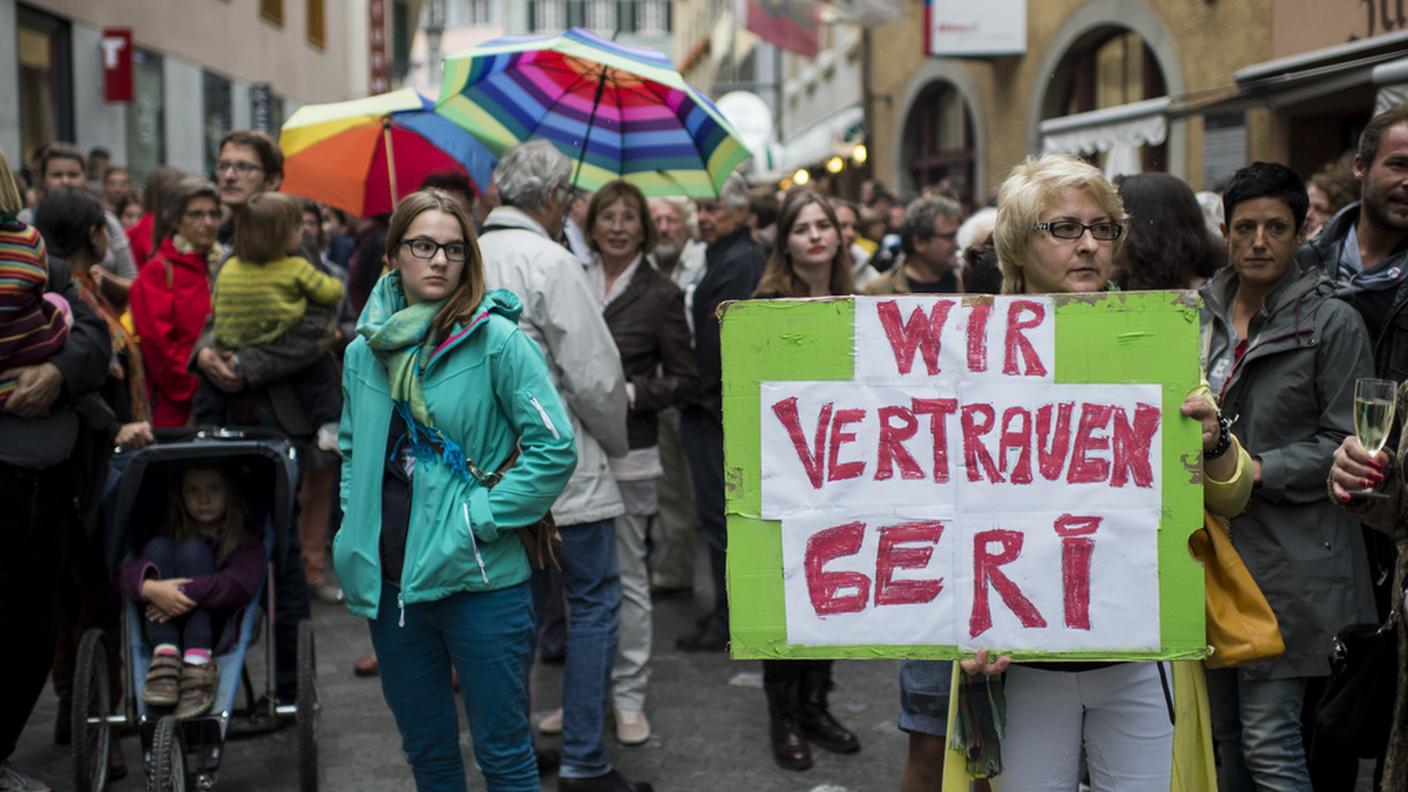 I dimostranti scesi in piazza a Baden per Geri Müller