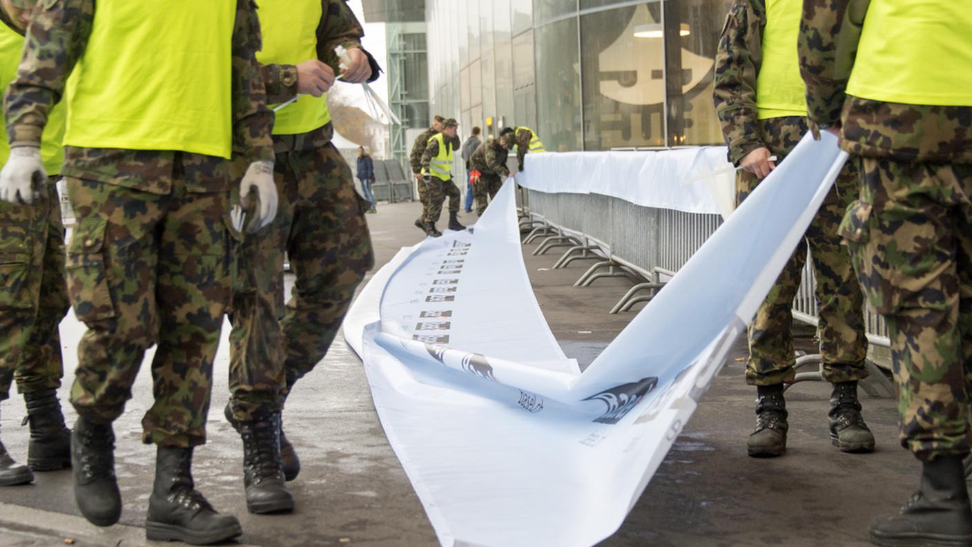 L'esercito ha fornito e installato 5,6 chilometri di transenne