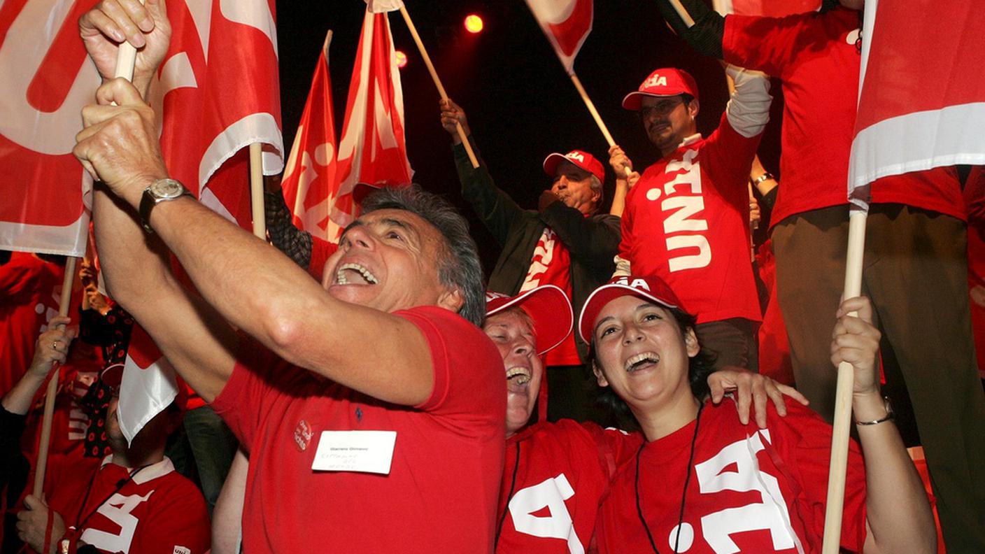 Sindacalisti in una foto dello scorso ottobre