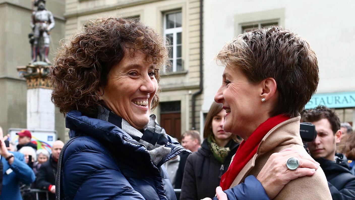 La presidente della confederazione con la presidente del Governo bernese