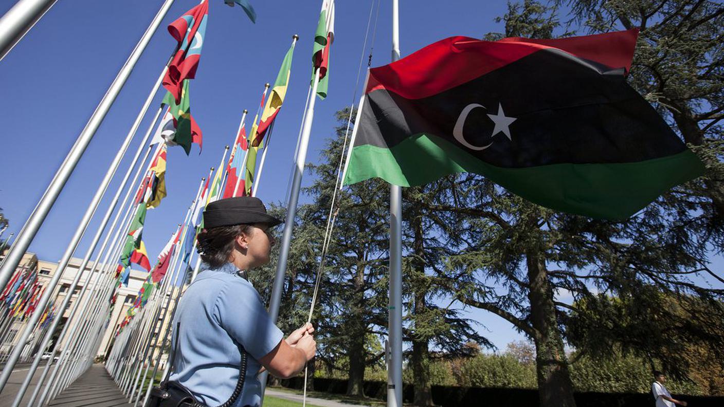La bandiera libica al vento di Ginevra