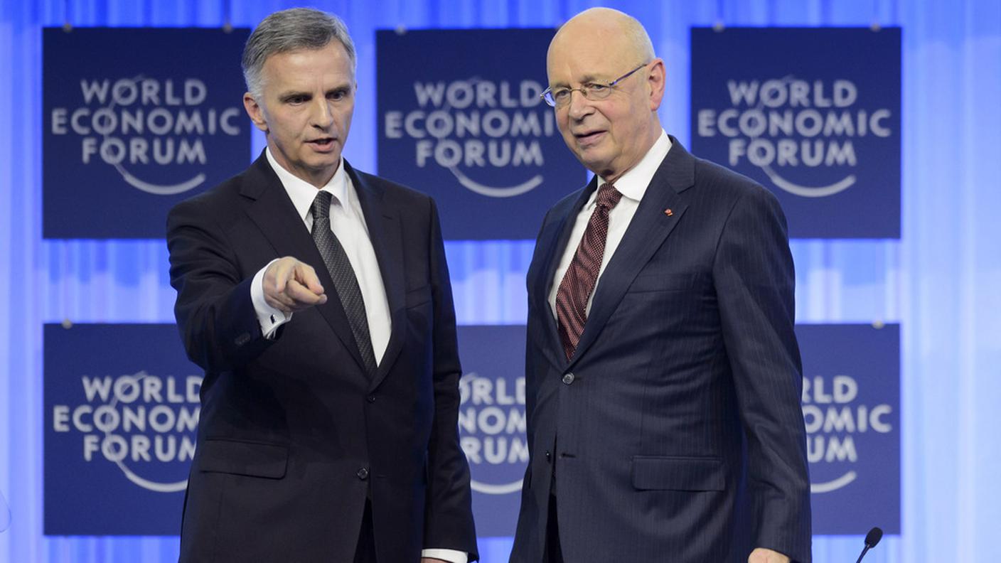 Burkhalter e Schwab a Davos