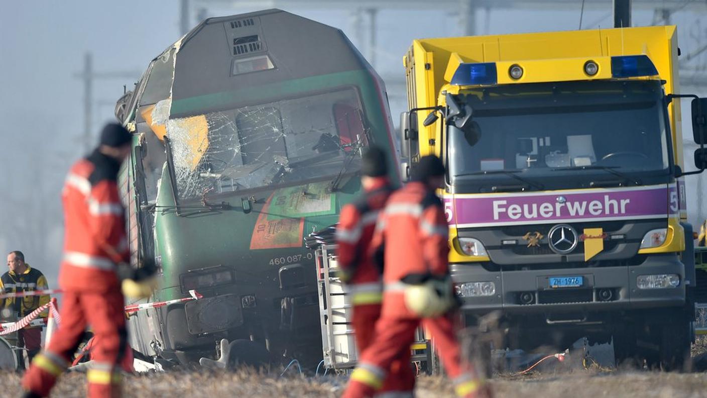 La cabina di una delle locomotive danneggiata nello scontro