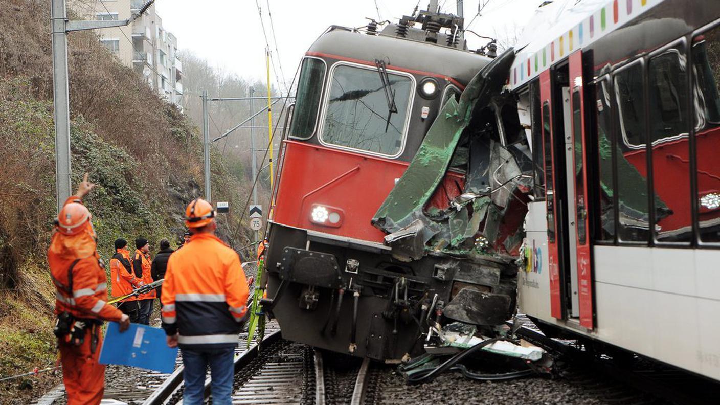 neuhausen incidente ferroviario 1 10-1-2013 ky.JPG