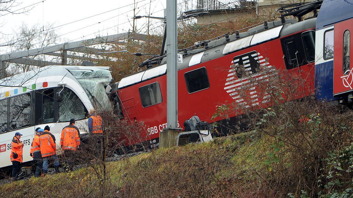 neuhausen incidente ferroviario 4 10-1-2013 ky.JPG