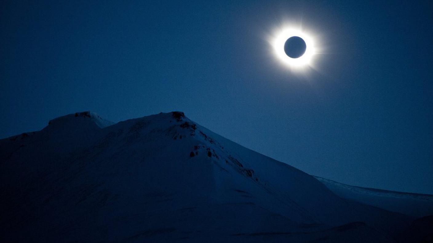 L'eclissi vista dalle isole Svalbard