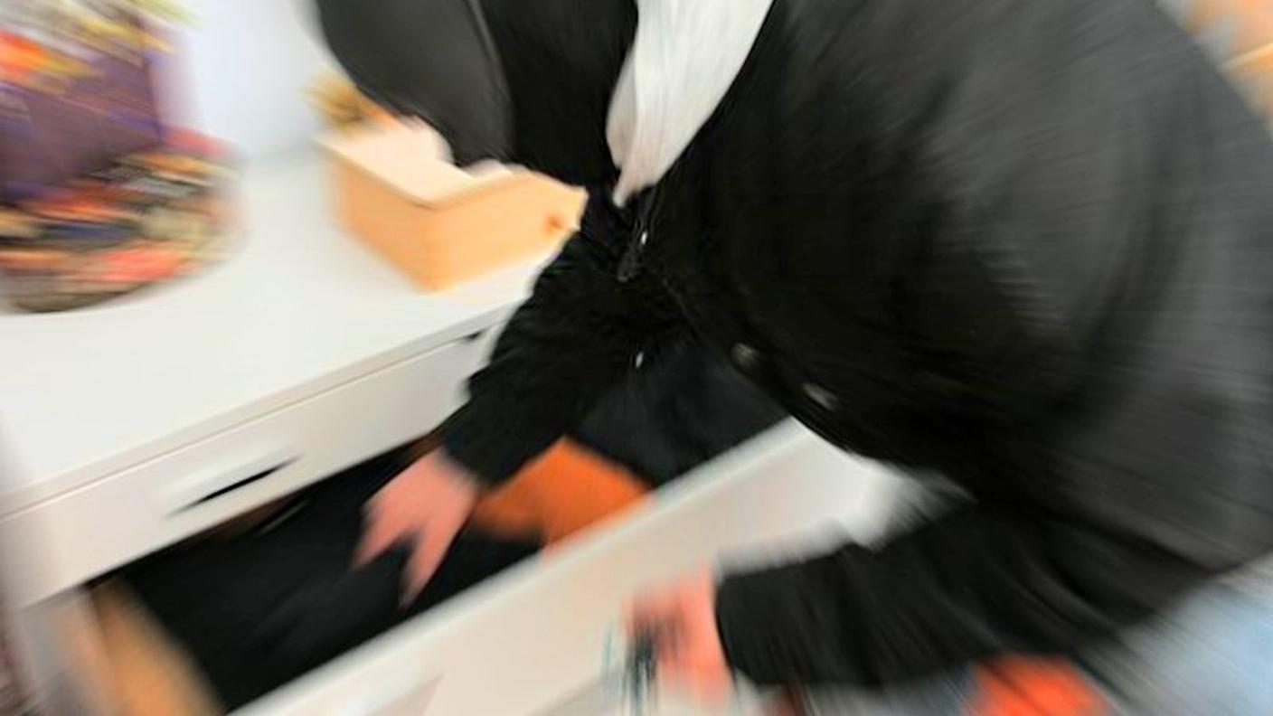 Un ladro in azione