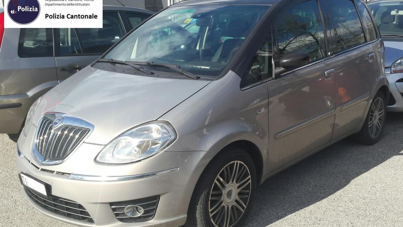 Gli agenti della polizia comunale di Chiasso, alle 19.15 in via Pizzamiglio, hanno poi fermato il 44enne, proprietario dell’appartamento, che si trovava alla guida di una vettura con targhe ticinesi. 