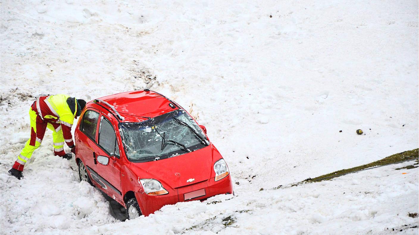 Gli uomini della Tre Valli Soccorso hanno portato la donna in ospedale per ulteriori controlli