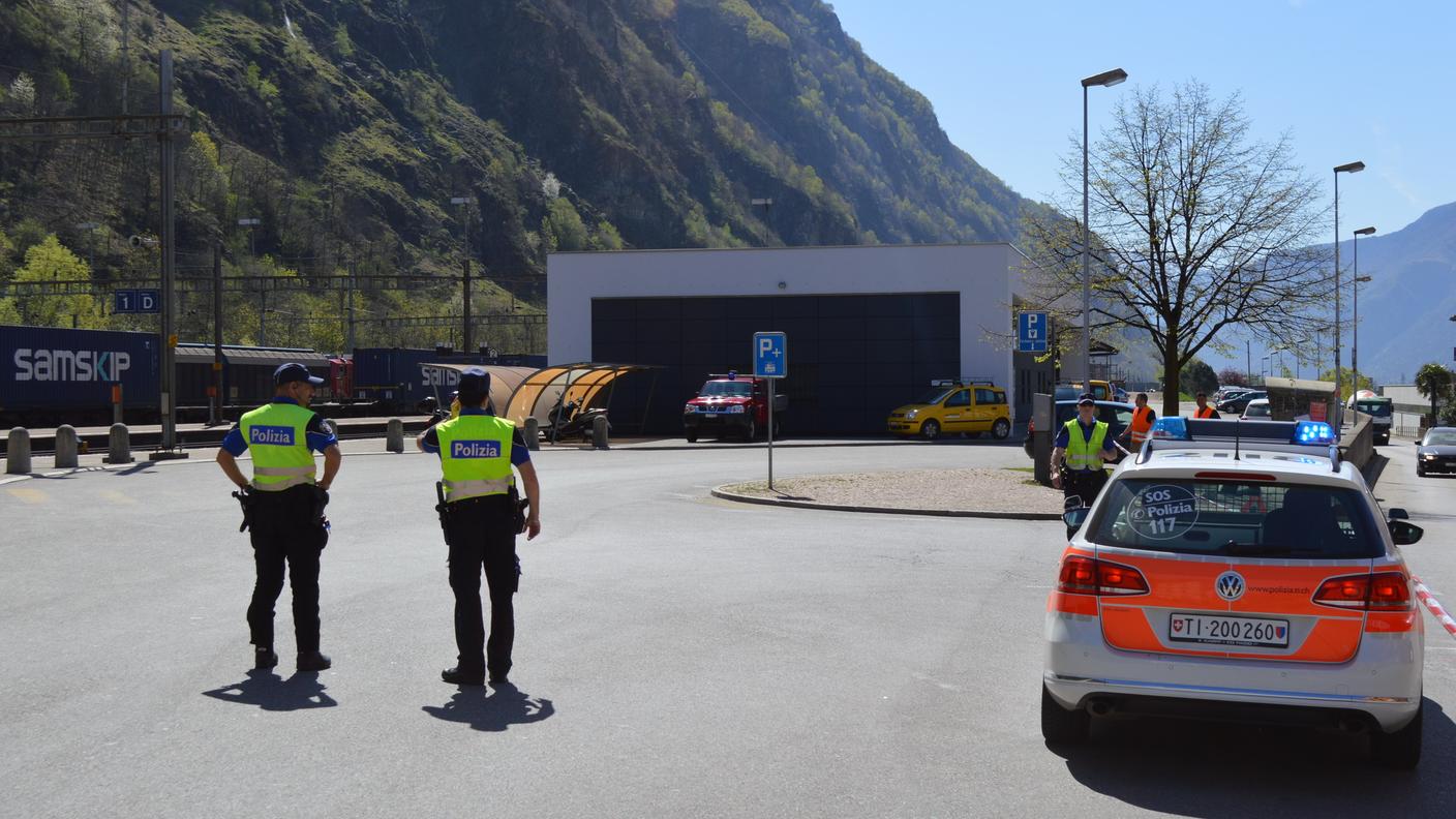 Le forze dell'ordine sono intervenute per mettere in sicurezza l'area in questione