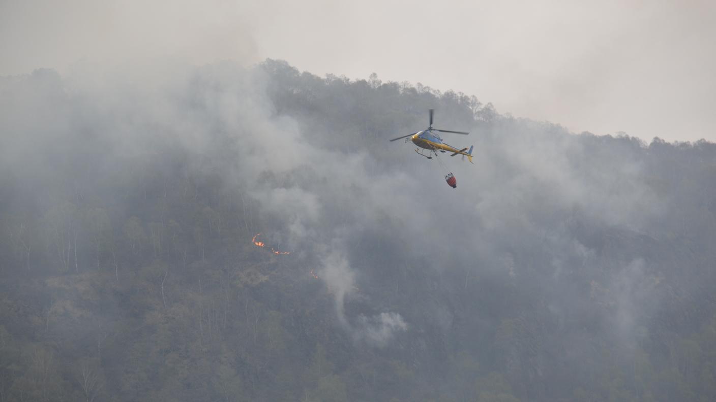 Un elicottero in azione oggi, martedì