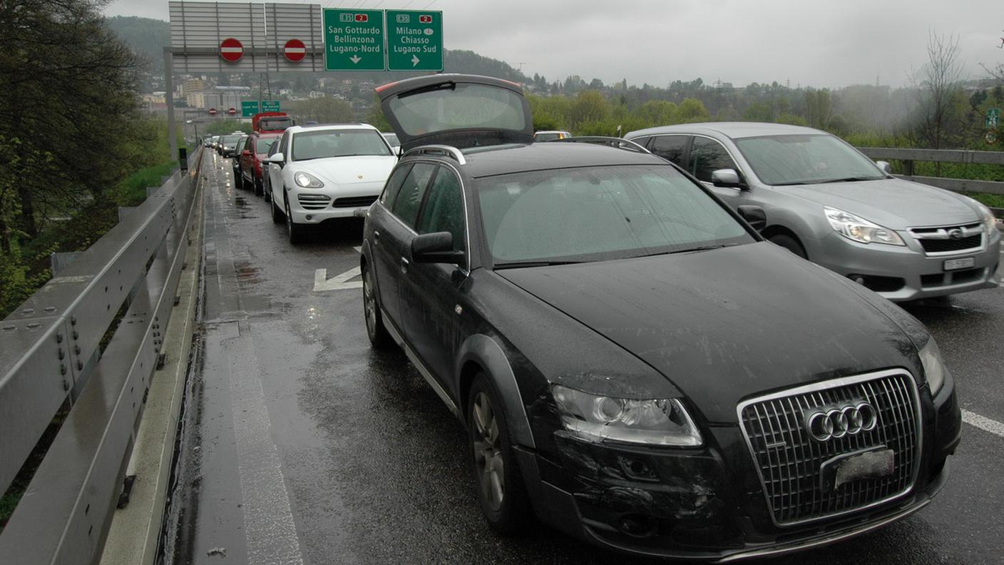 A causa dell'incidente il traffico è rimasto perturbato per oltre un'ora