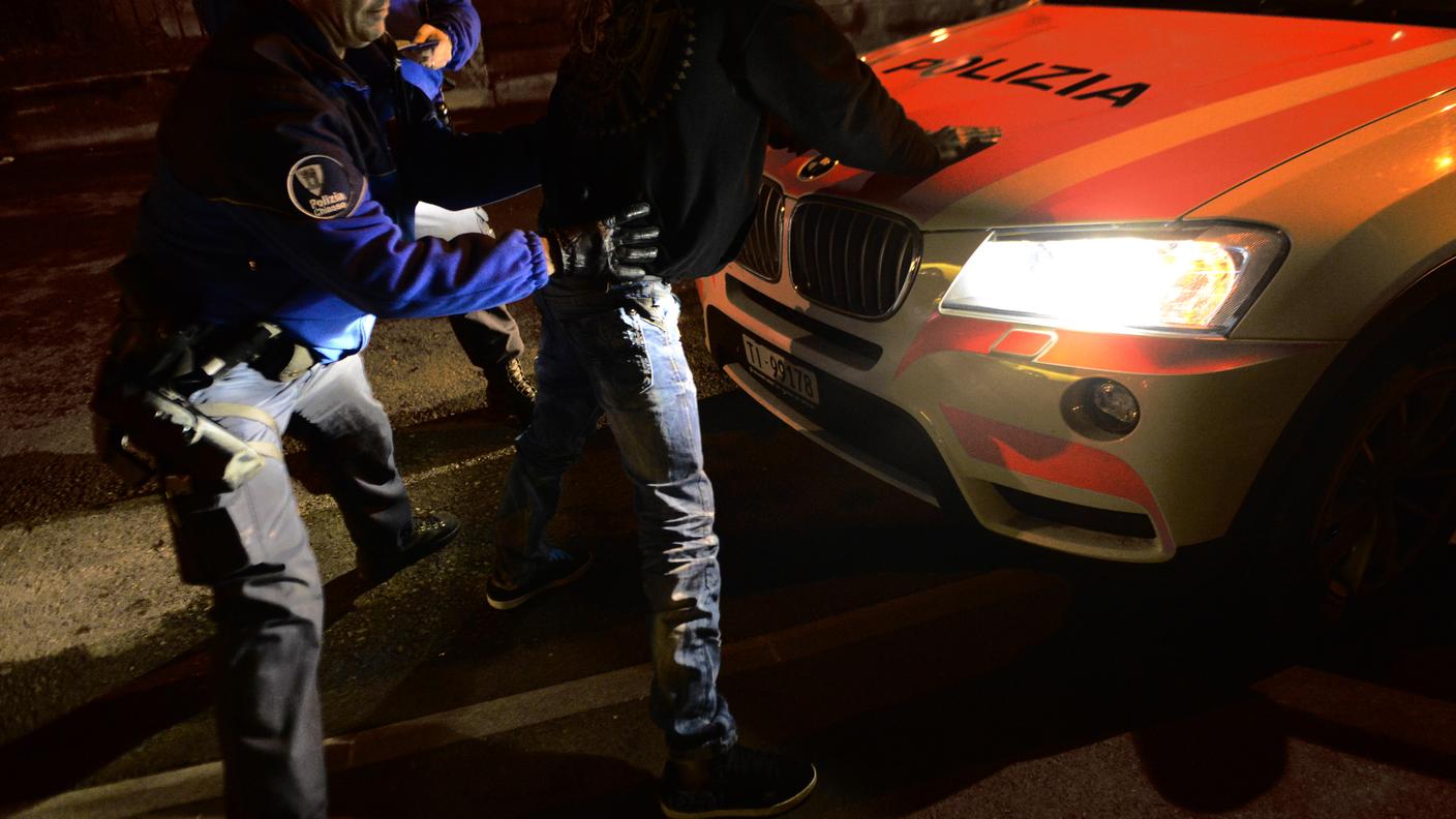 In azione agenti della polizia cantonale e di Mendrisio
