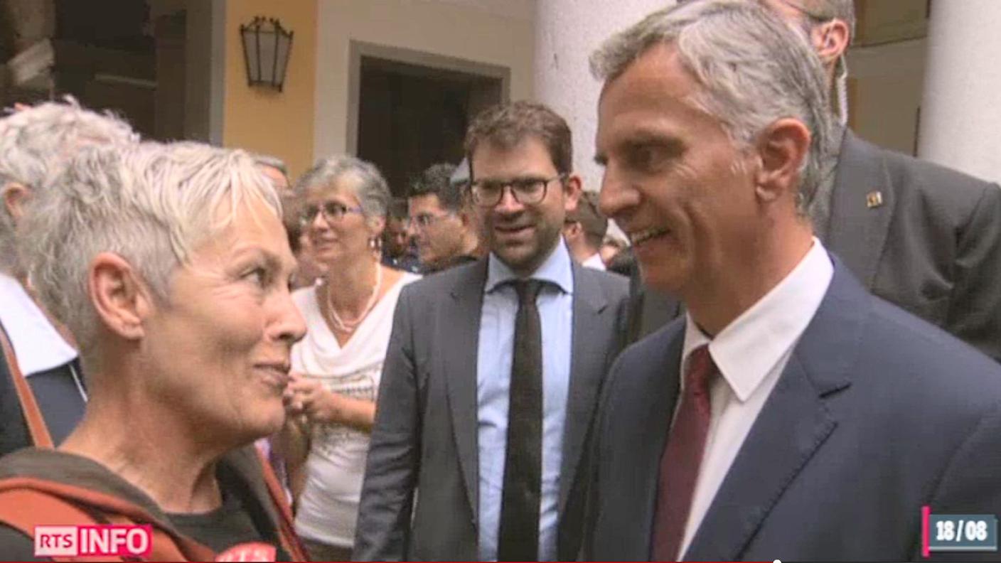 Claudia Riccardi nel 2014 con l'allora presidente della Confederazione Didier Burkhalter