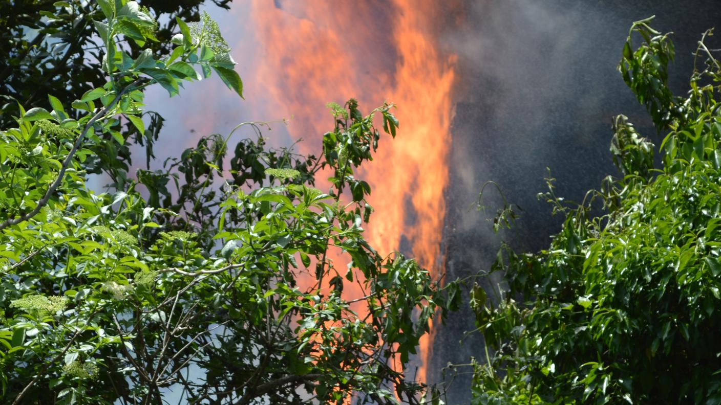 L'abitazione è stata avvolta completamente dalle fiamme