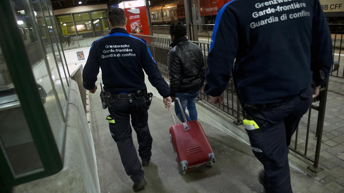 L'80% dei migranti irregolari in Svizzera deposita domanda d'asilo