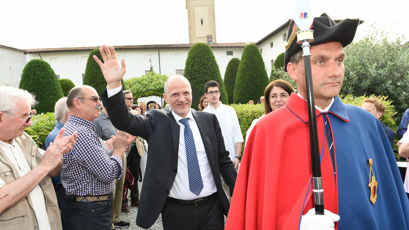 Un momento dei festeggiamenti del neo primo cittadino ticinese