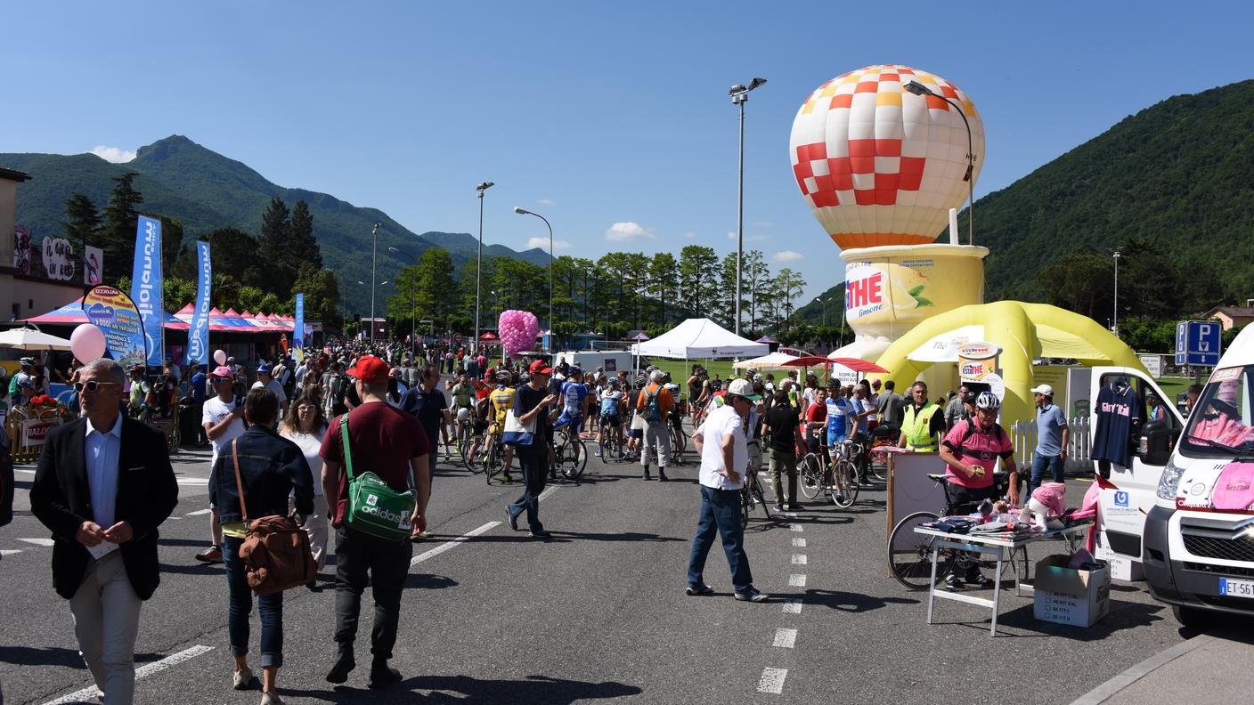 Il pallone sullo sfondo della zona di partenza