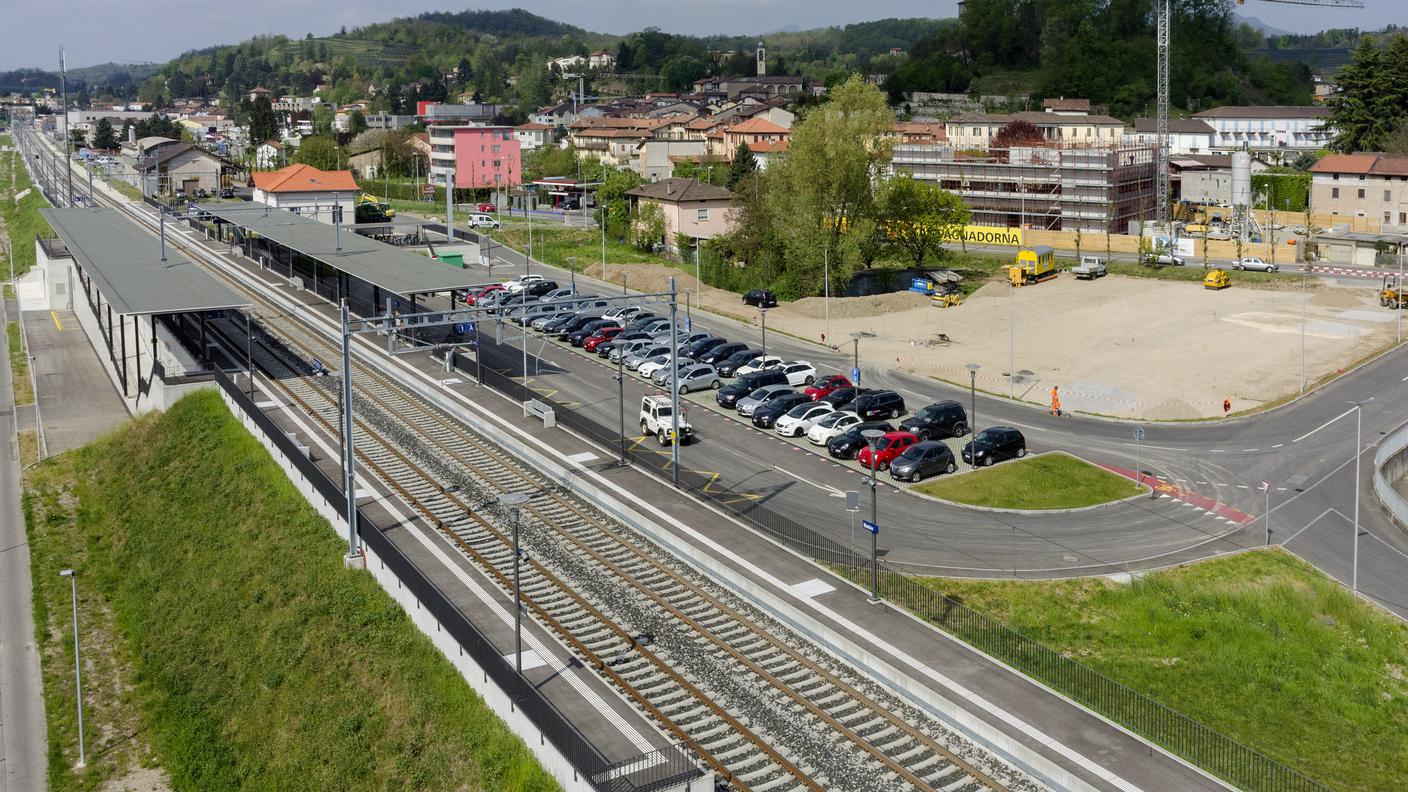 I parcheggi vicino alla stazione di Stabio