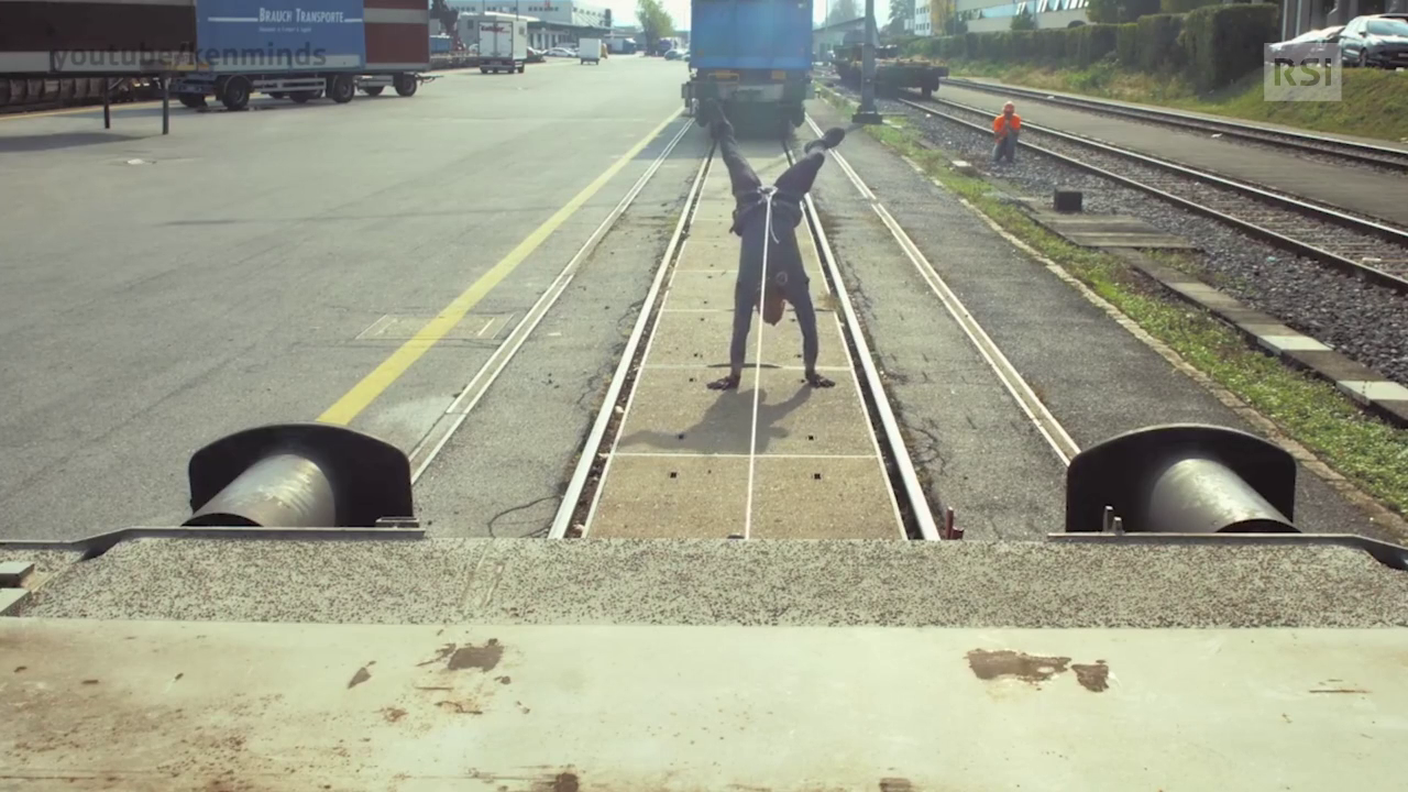 Kevin Delcò al lavoro per un nuovo primato: trainare un vagone da 20 tonnellate