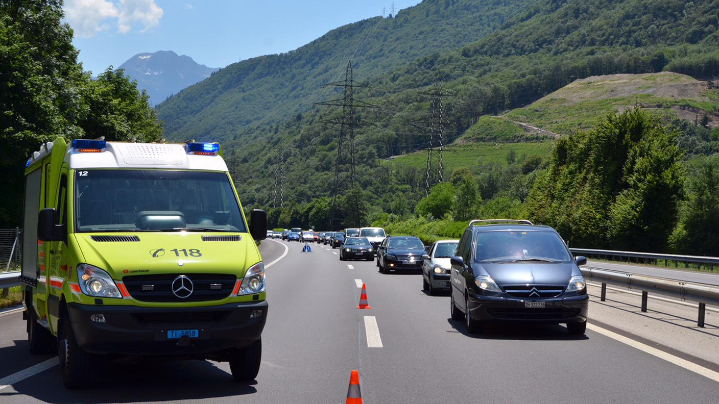 Il traffico ha potuto riprendere su di una sola corsia in direzione nord 