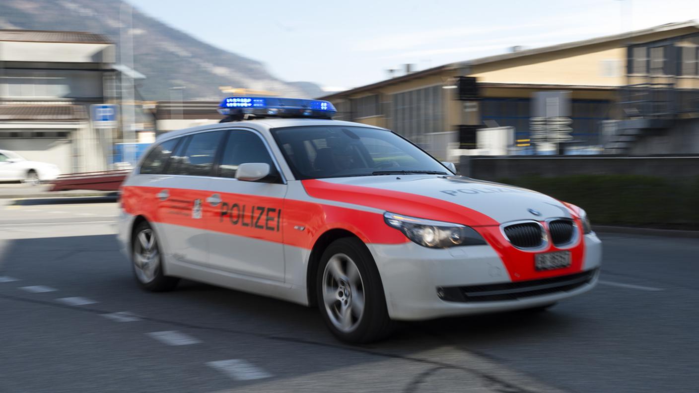 La polizia cantonale grigionese è intervenuta sabato sul luogo dell'incidente