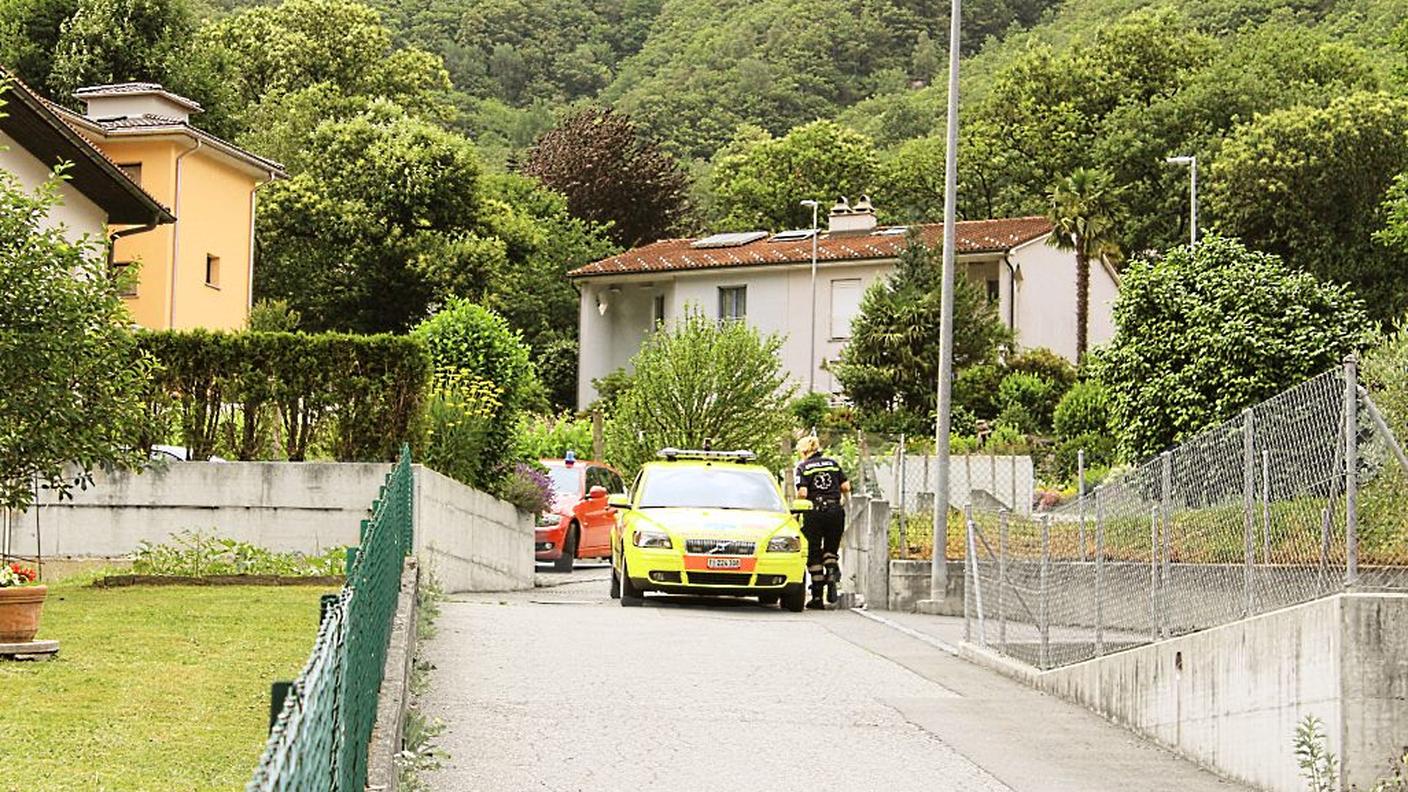 L'uomo stava risalendo un terreno terrazzato