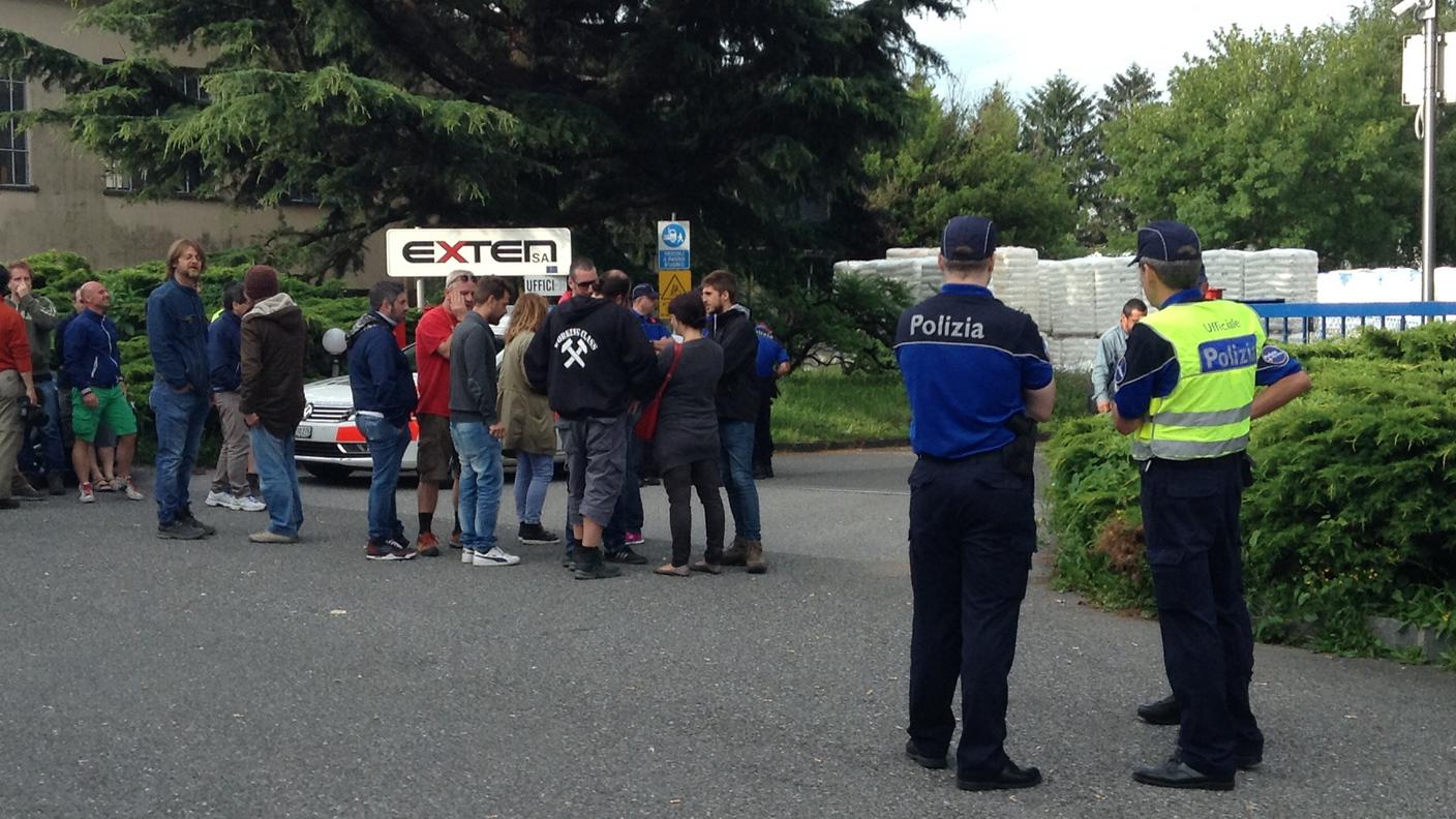 Almeno 25 operai hanno incrociato le braccia per il secondo giorno di fila