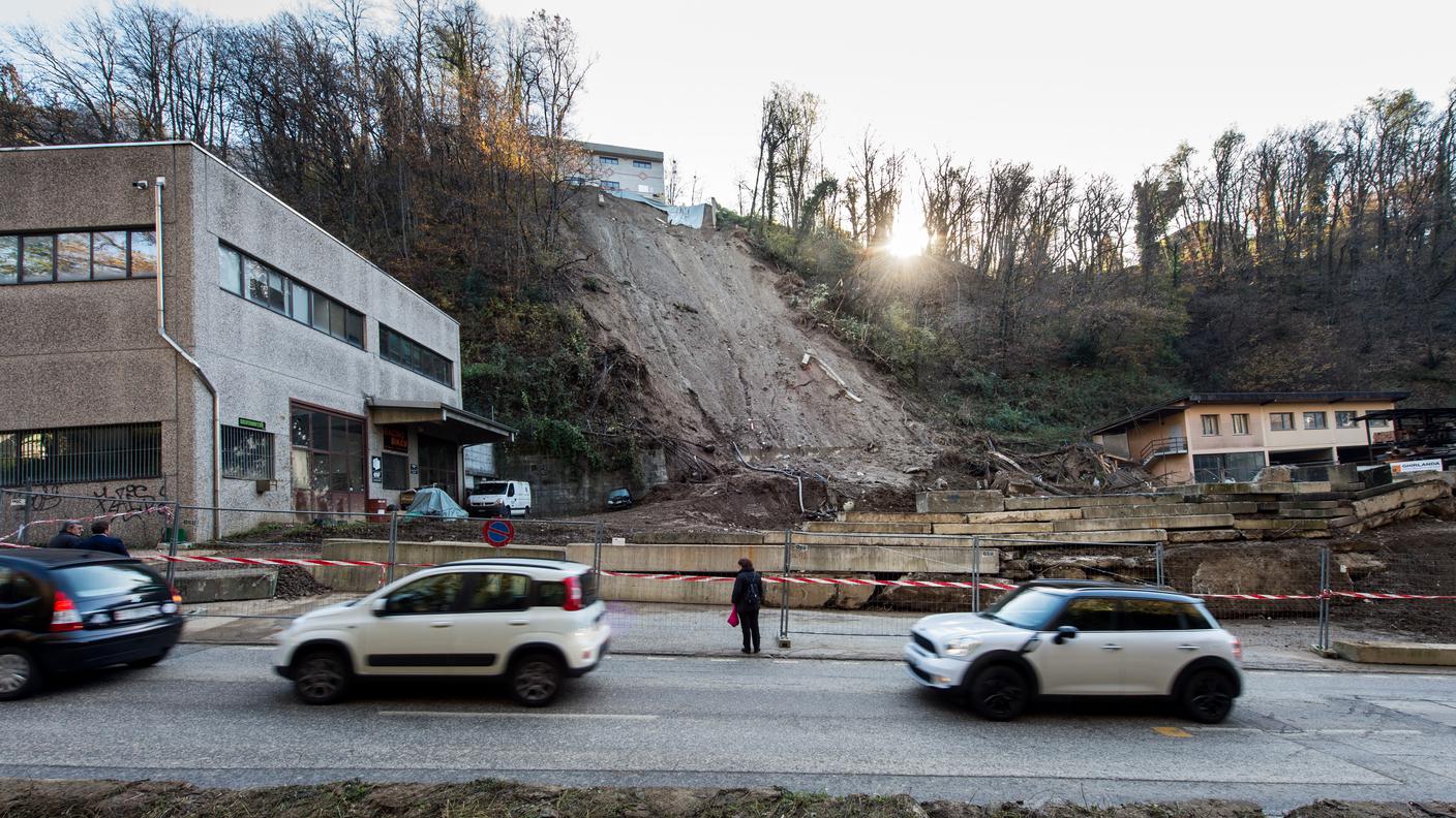 Gli edifici a valle sono a rischio 