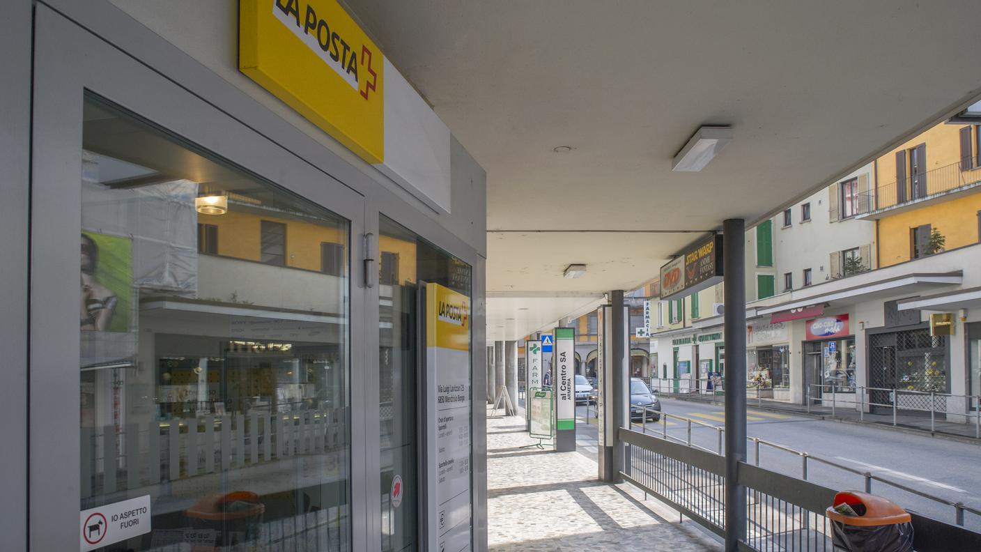 Il centralissimo ufficio postale di Mendrisio borgo, destinato alla chiusura